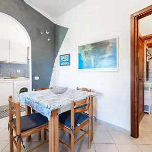 Blue House, 300m To Appartamento